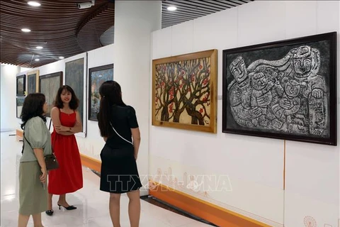 Exposición en Da Nang presenta obras de arte contemporáneo de Vietnam