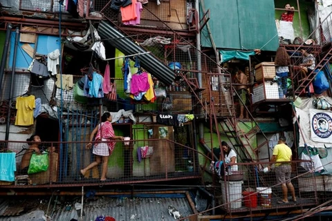 Pandemia empuja a millones de filipinos a la pobreza