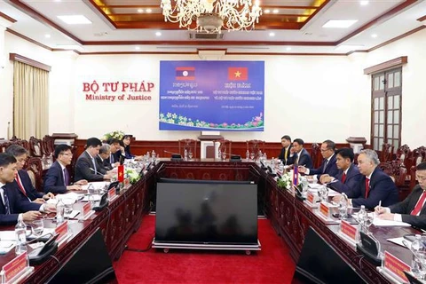 Ministerios de Justicia de Vietnam y Laos mejoran eficiencia de cooperación 