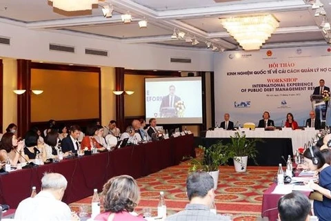 Comparten en Vietnam experiencias internacionales en reforma y gestión de deuda pública