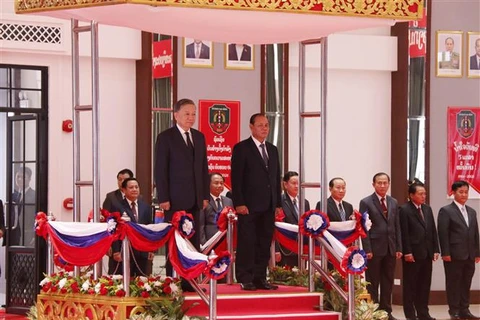 Ministro de Seguridad Pública de Vietnam se reúne con dirigentes de Laos