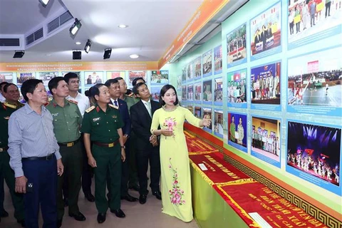 Exposición en Hanoi resalta cooperación entre policías Vietnam-Camboya-Laos