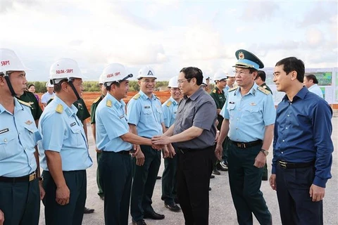 Premier asiste a la ceremonia inaugural del Parque Industrial Son My 1 en Binh Thuan