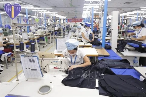 Exportaciones de confecciones y textiles de Vietnam seguirán creciendo este año