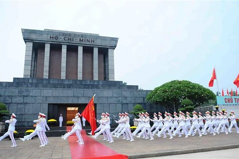  Casi 29 mil personas visitan Mausoleo de Ho Chi Minh en Día Nacional de Vietnam