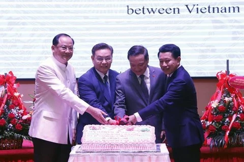 Resaltan aportes de la diplomacia a gran amistad Vietnam-Laos
