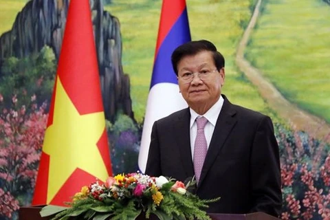 Dirigente laosiano insta a continuar protegiendo y cultivando nexos especiales con Vietnam