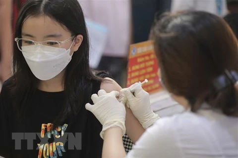 Más de siete mil niños vietnamitas vacunados contra la COVID-19 en días festivos