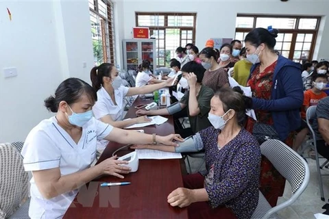 Registra Vietnam cerca de 11,440 millones de casos de COVID-19