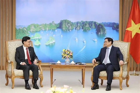 Primer ministro vietnamita recibe a vicepremier singapurense