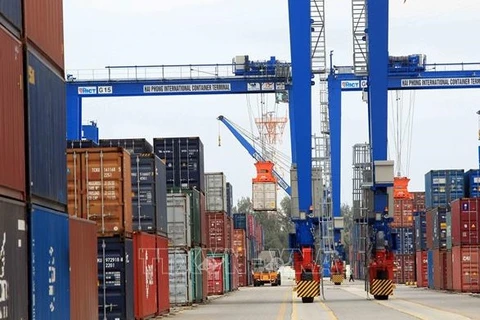 Vietnam y Emiratos Árabes Unidos promueven intercambio comercial