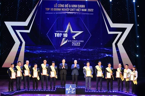 Honran a 10 principales empresas de tecnología de la información de Vietnam 2022