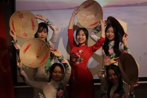 Celebran Semana de la Cultura vietnamita en Hungría