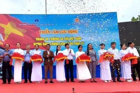 Exposición móvil sobre Hoang Sa y Truong Sa llega a provincia vietnamita de Dak Lak