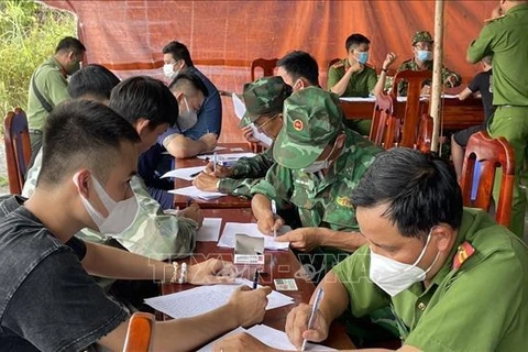 Trabajadores libres vietnamitas en Camboya buscan regresar al país 