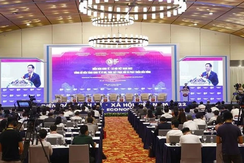 Clausuran en Hanoi Foro socioeconómico de Vietnam 2022 
