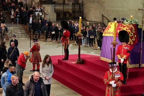 Canciller vietnamita asistirá al funeral de la Reina Isabel II