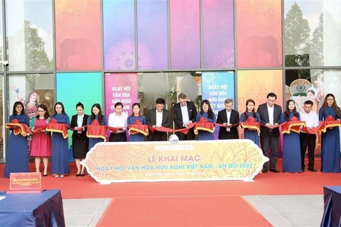 Inauguran Día Cultural de Vietnam - India 2022 en Binh Duong