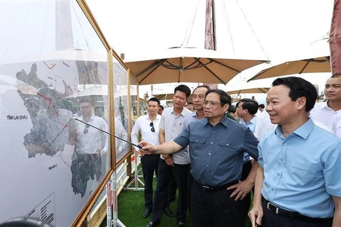Primer ministro vietnamita inspecciona proyectos infraestructurales en provincia de Yen Bai 