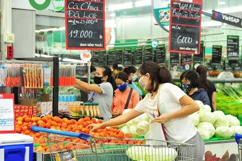 Inflación en Vietnam sigue bajo control, según economistas 