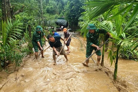 Premier vietnamita orienta medidas para superación de consecuencias del tifón Noru