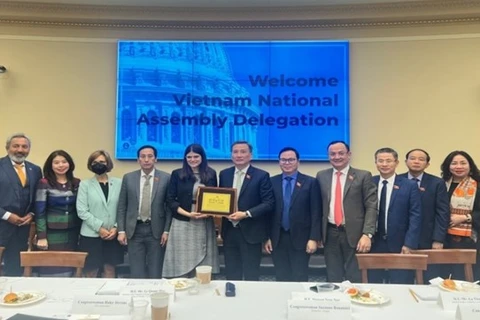 Vietnam y EE.UU. promueven cooperación en tecnología y medio ambiente