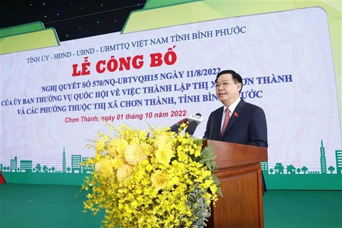 Dirigente parlamentario de Vietnam asiste al acto de establecimiento de nueva ciudad en provincia de Binh Phuoc