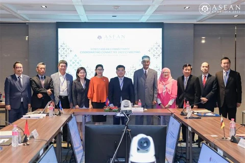  Vietnam asiste a reuniones sobre conectividad de ASEAN