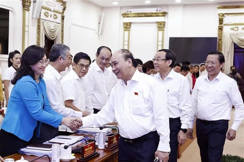Presidente insta a Ciudad Ho Chi Minh a resolver cuestiones de gran interés público