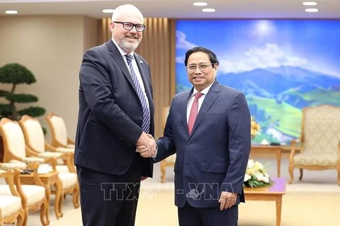 Primer ministro vietnamita recibe a senador australiano