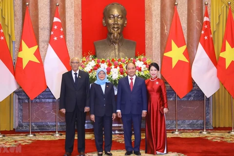 Concluye presidenta de Singapur visita de Estado a Vietnam