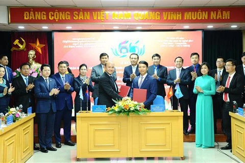 Vietnam y Camboya fortalecen cooperación en trabajo juvenil