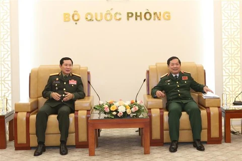 Impulsan Vietnam y Laos cooperación en materia de defensa