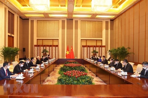 Debaten cuestiones para fomentar lazos parlamentarios de Vietnam y China