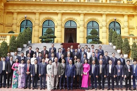 Presidente vietnamita resalta aportes de empresarios jóvenes destacados 