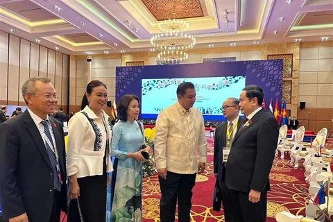 Vietnam aspira a fortalecer asociación estratégica con Filipinas