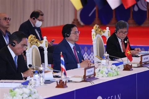 Premier vietnamita participa en las Cumbres de la ASEAN con Japón, EE. UU. y Canadá