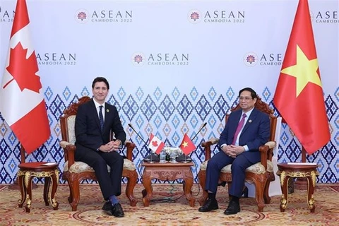 Vietnam y Canadá acuerdan promover visitas de alto nivel para desarrollar nexos bilaterales
