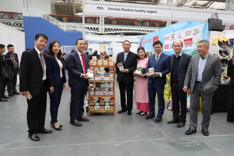 Promueven productos agrícolas vietnamitas en festival de comida vegetariana en Londres