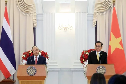 Presidente vietnamita y premier tailandés copresiden conferencia de prensa