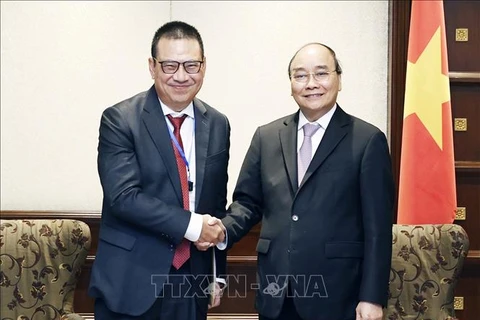 Presidente de Vietnam recibe a grupos económicos de Tailandia 