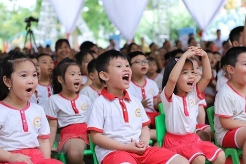 Instituciones educativas vietnamitas integrarán derechos humanos en su currículo para 2025