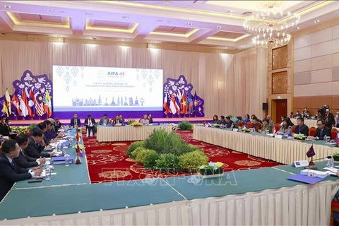 Vietnam contribuye a adopción de varias resoluciones de AIPA-43