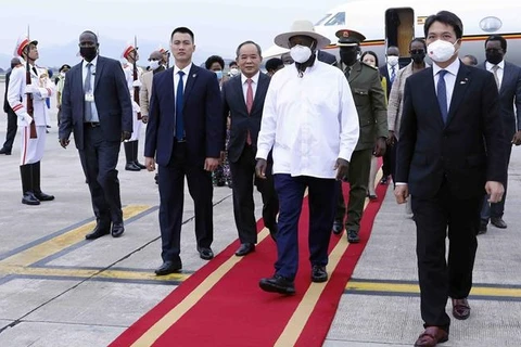 Inicia Presidente de Uganda su visita oficial a Vietnam 