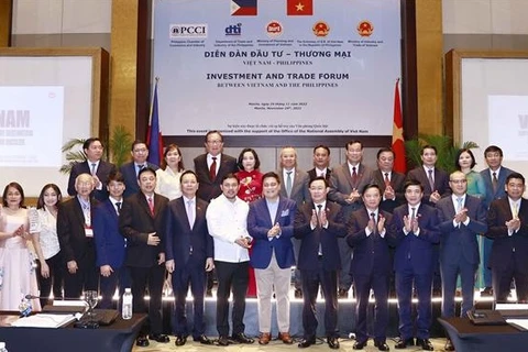 Titular del Parlamento vietnamita asiste al Foro de Inversión y Comercio Vietnam-Filipinas