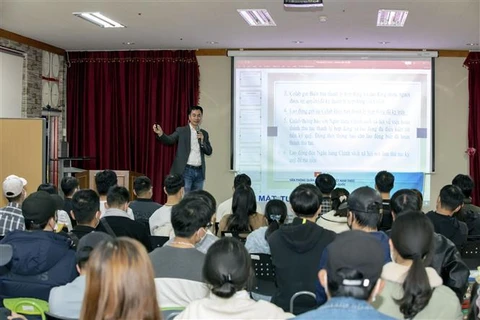 Efectúan encuentro de asesoramiento legal para trabajadores vietnamitas en Corea del Sur