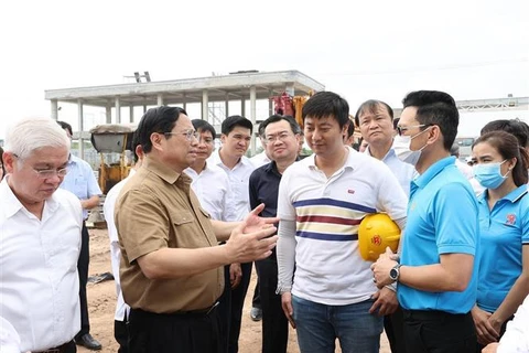 Premier insta a Binh Duong a acelerar proyectos clave de infraestructura