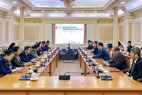 Efectúan encuentro entre líderes de Ciudad Ho Chi Minh y países regionales