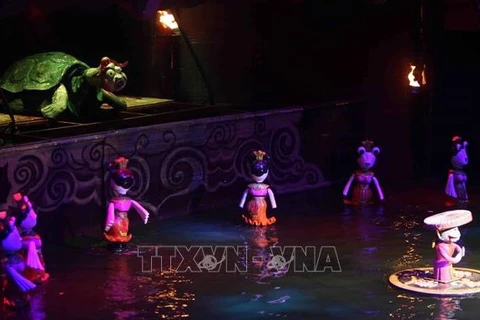 Presentan marionetas acuáticas vietnamitas al público francés