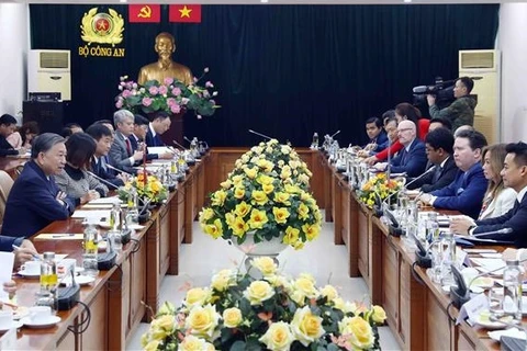 Vietnam y EE. UU. intensifican cooperación económica y de defensa 